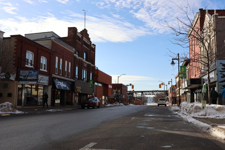 Town Council Weighs Elm Street Sidewalk Repairs as Residents Voice Concerns